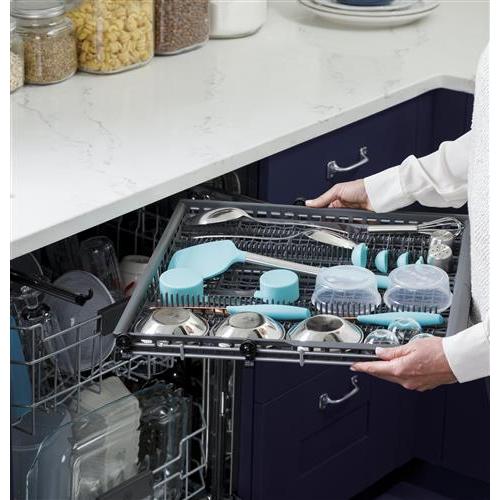 GE 24-inch Built-in Dishwasher with Sanitize Option GDT665SGNWW IMAGE 6