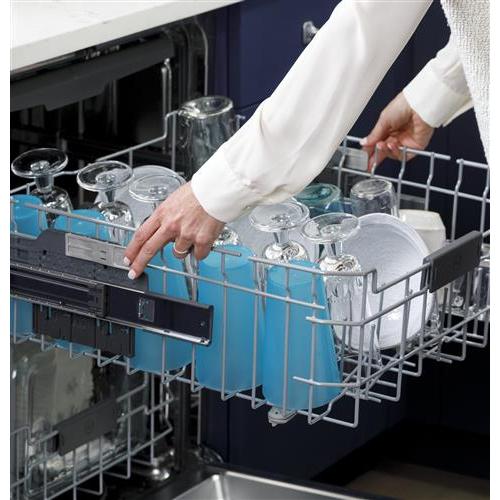 GE 24-inch Built-in Dishwasher with Sanitize Option GDT665SGNWW IMAGE 8