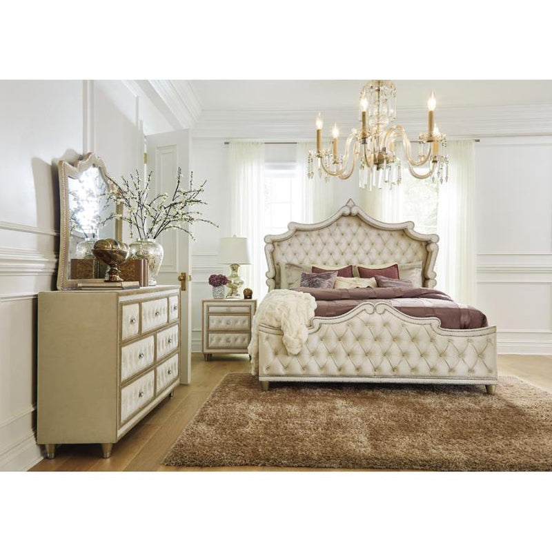Coaster Furniture Antonella Queen Upholstered Panel Bed 223521Q IMAGE 3