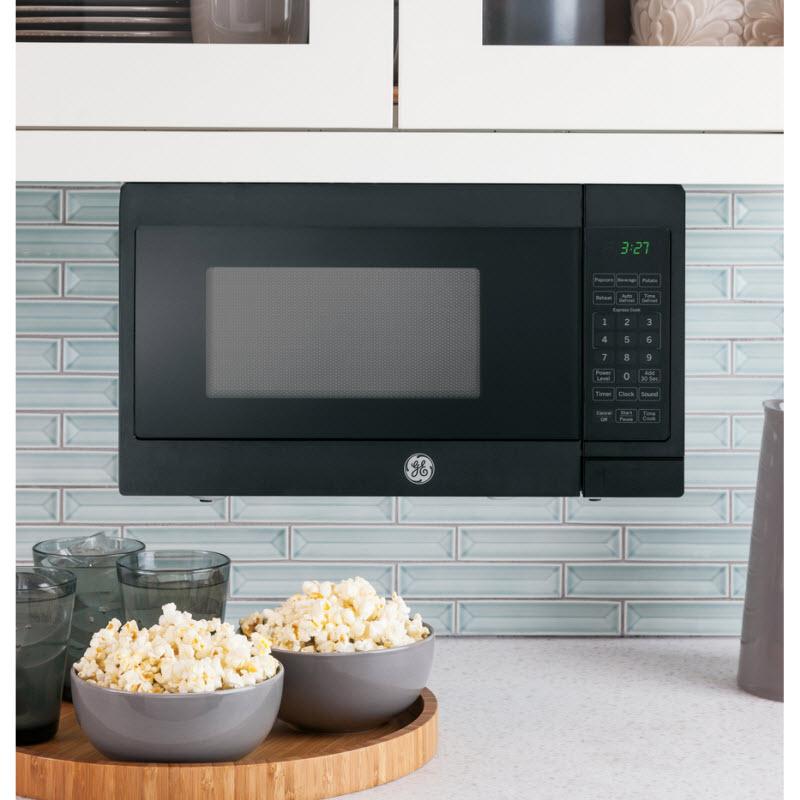 0.7 cu. ft. Small Countertop Microwave in Black