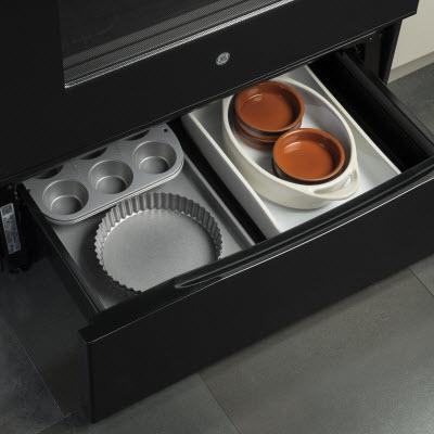 GE 30-inch Freestanding Electric Range JB655DKBB IMAGE 3