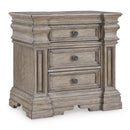  Signature Design by Ashley Blairhurst B916B9 6 pc King Panel Bedroom Set IMAGE 4