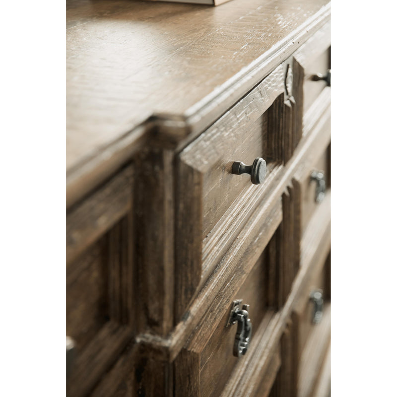 Hooker Furniture 6960-90002-80 La Grange Rolling Hill Nine-Drawer Dresser IMAGE 5