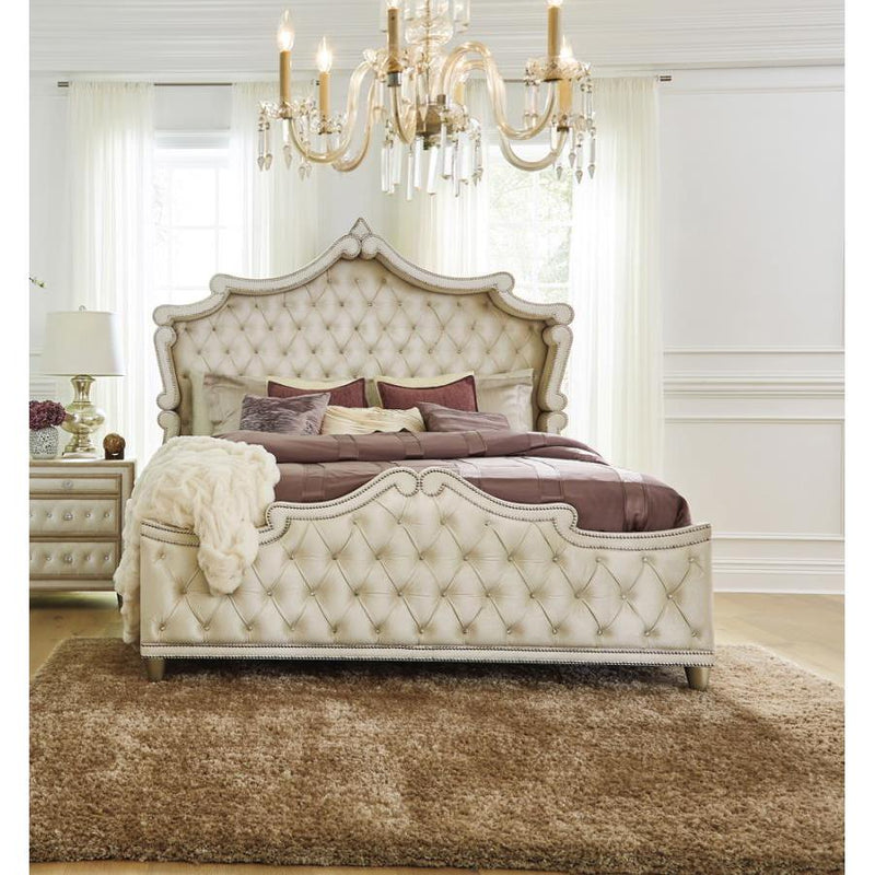 Coaster Furniture Antonella Queen Upholstered Panel Bed 223521Q IMAGE 2