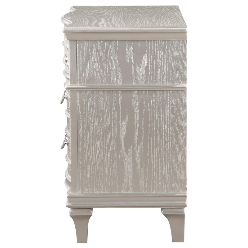 Coaster Furniture Evangeline 3-Drawer Nightstand 223392 IMAGE 4