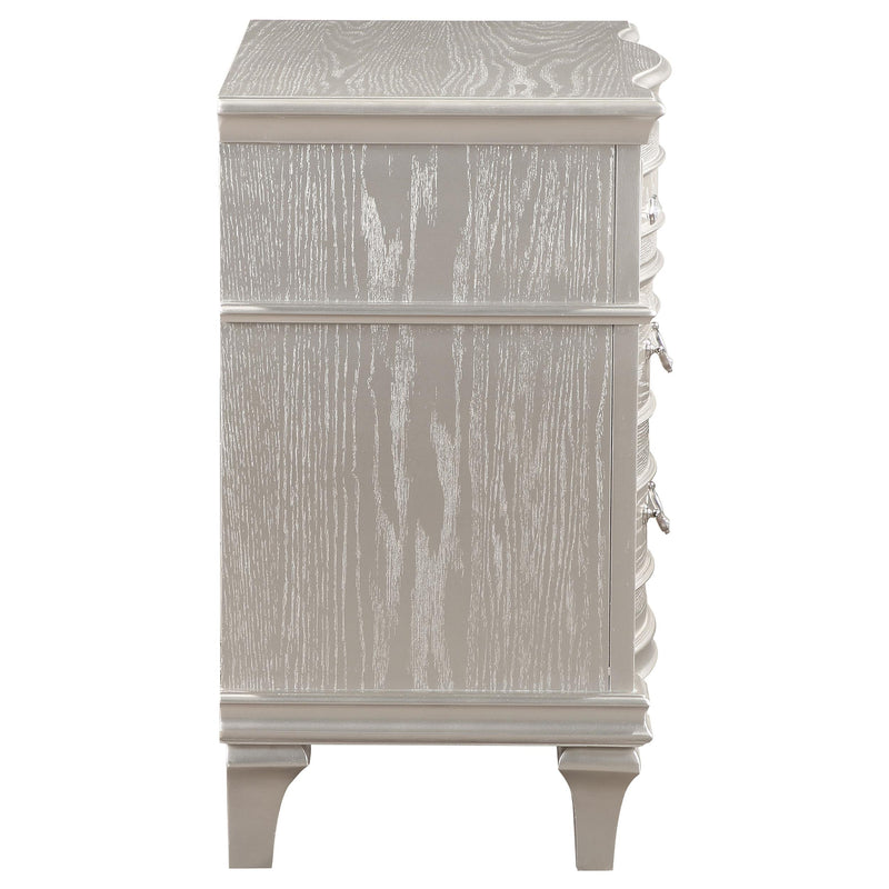 Coaster Furniture Evangeline 3-Drawer Nightstand 223392 IMAGE 8