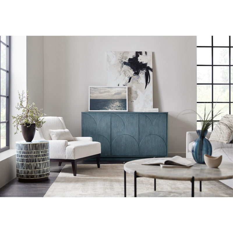 Hooker Furniture 628-55052-45 Melange Round Valley Three Door Entertainment Credenza IMAGE 5